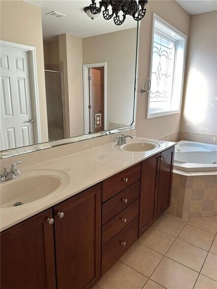 Building Photo - 4635 Granby Cir