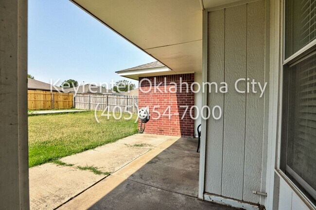 Building Photo - 6016 SE 82nd Pl