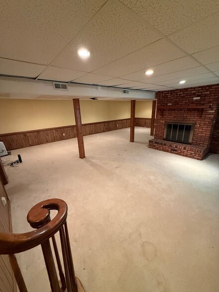 Building Photo - 1009 Temple St