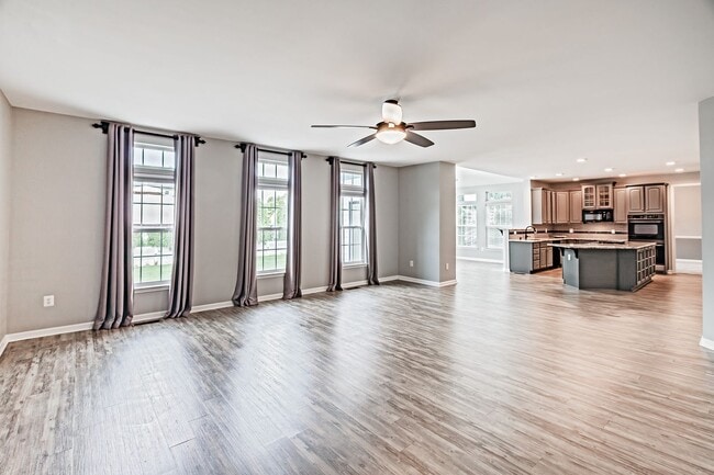 Building Photo - 917 Benalli Dr