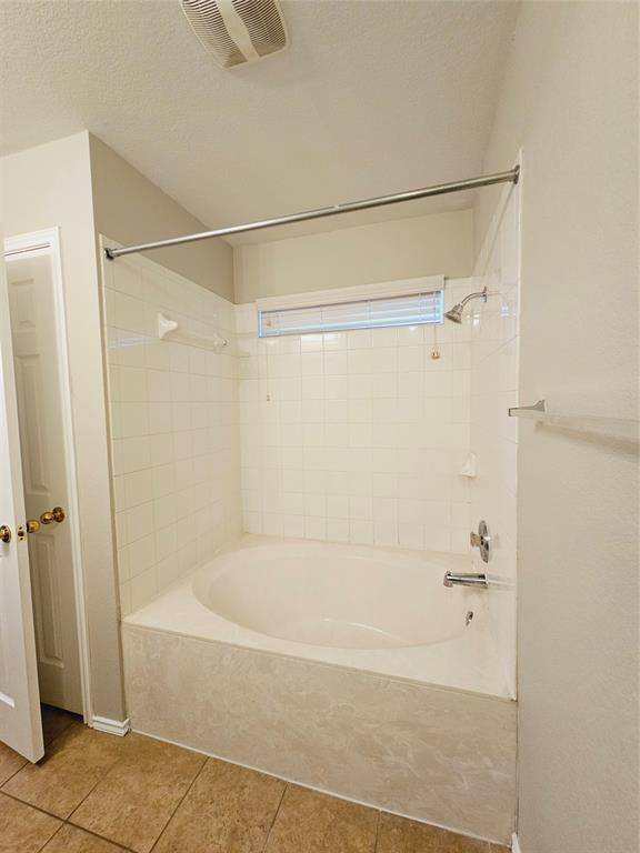 Building Photo - 423 Paddington Dr