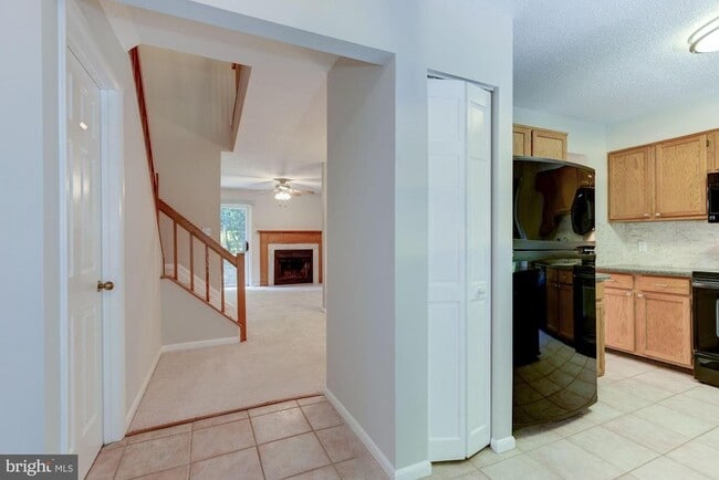 Building Photo - 1605 Oak Spring Way