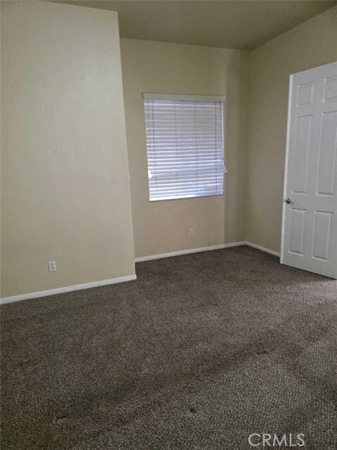 Building Photo - 1656 Golden Way