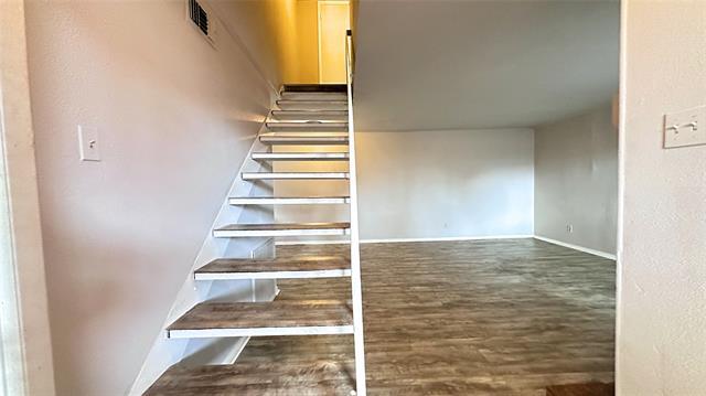 Building Photo - 3045 Park Ln