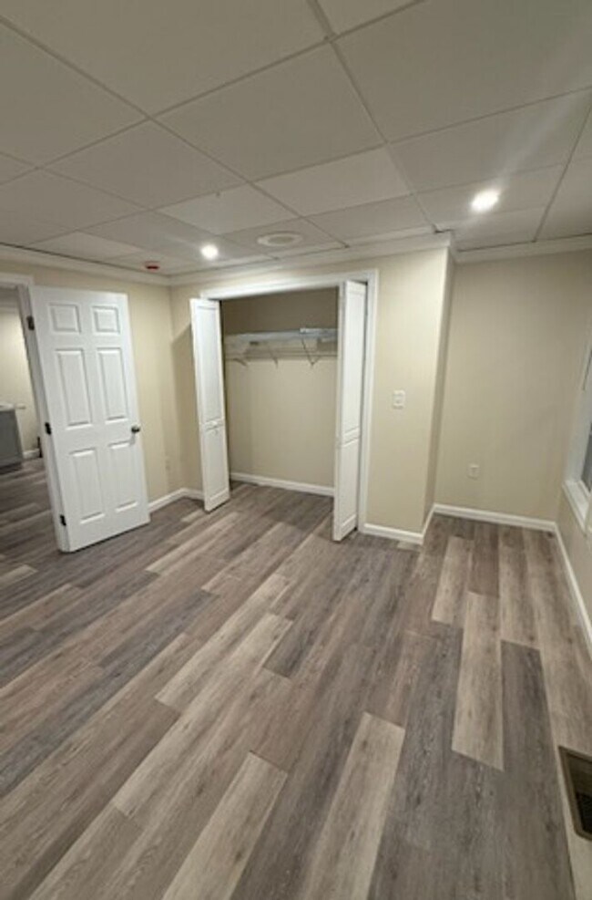 Building Photo - 1913 Dover Rd