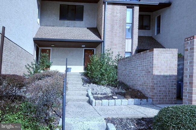 Building Photo - 6 Aspen Way