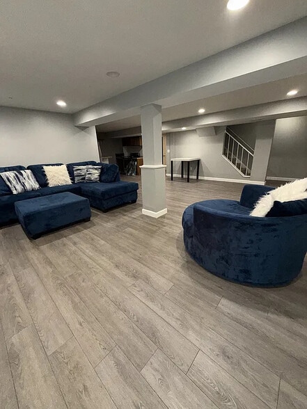 Building Photo - 1611 Albert Dr