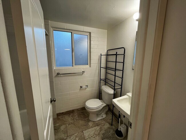 Building Photo - RENT DISCOUNTED $100/mo August-December. $...