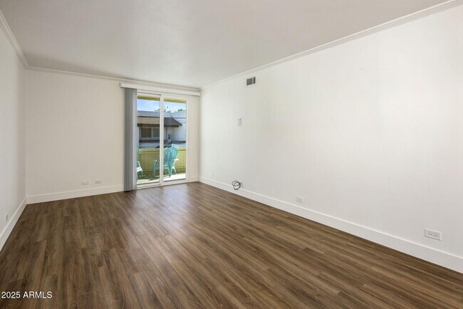 Building Photo - 6936 E 3rd St