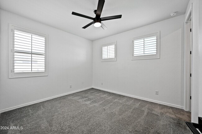 Building Photo - 13360 W Briles Rd