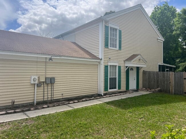 Building Photo - 12332 Villager Ct