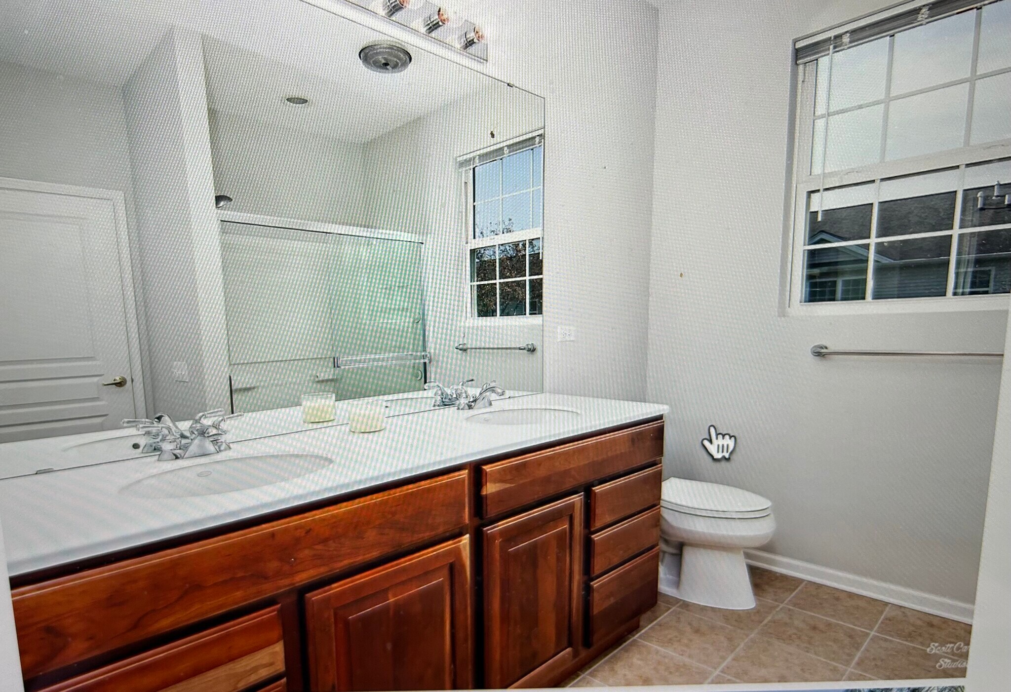 master bath 2 sinks - 13337 Oakwood Ave