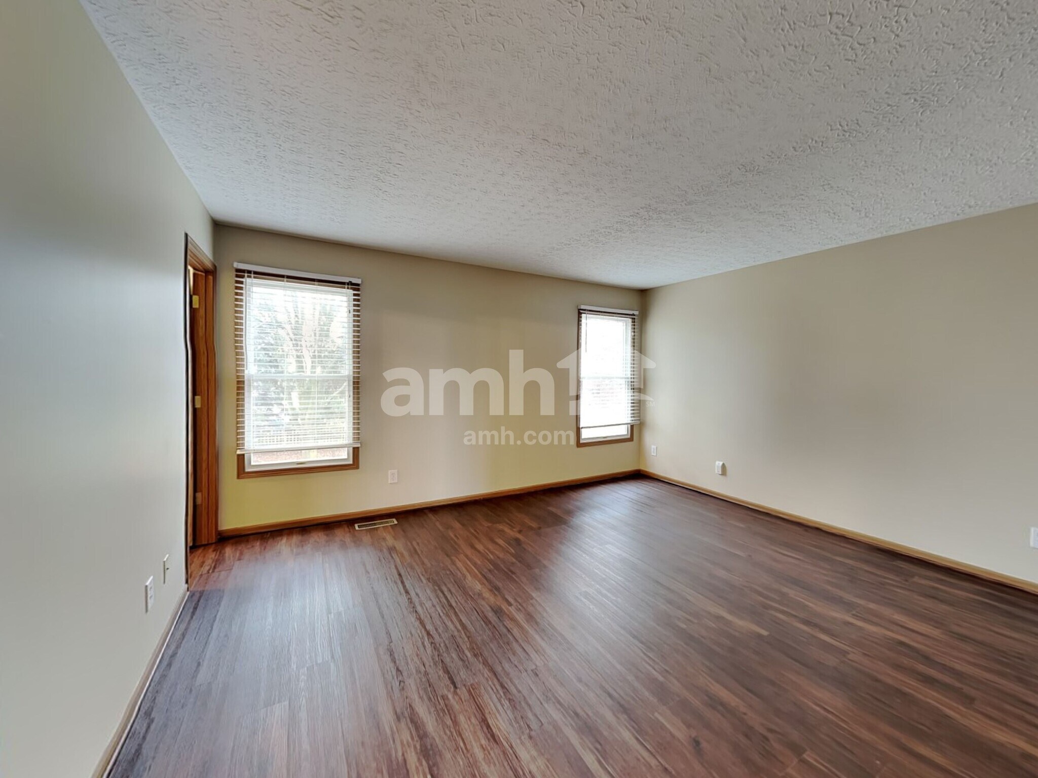 Building Photo - 1840 Pine Grove Pl