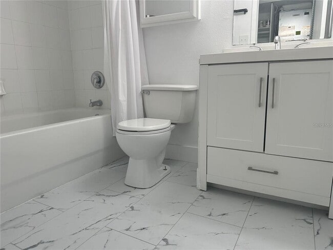 Building Photo - 1000 S Semoran Blvd