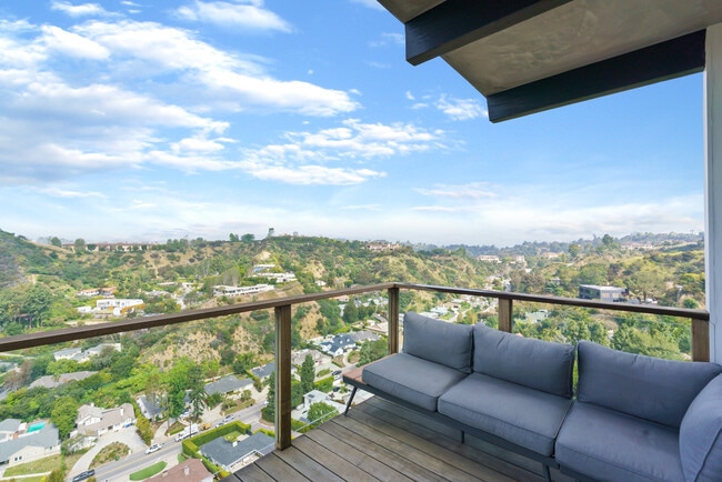 Building Photo - 2235 Gloaming Way