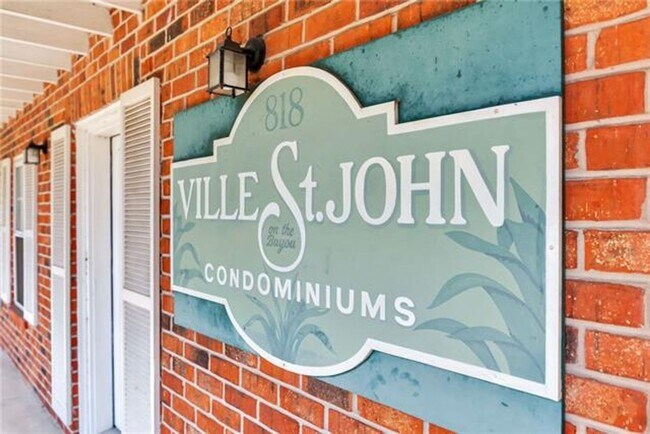 Building Photo - Ville St. John