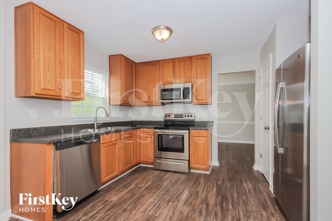 Building Photo - 145 Golden Valley Dr