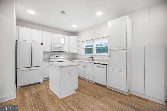 Building Photo - 43782 Brookline Terrace