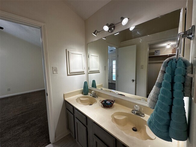 Building Photo - 3044 High Plains Dr