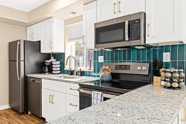 Building Photo - 27882 Gratiot Ave