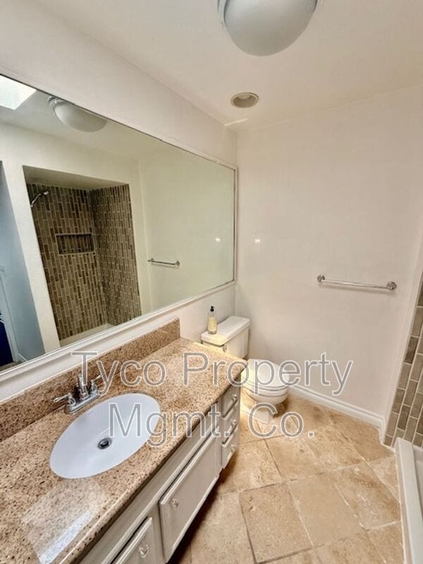 Building Photo - 2202 River Run Dr