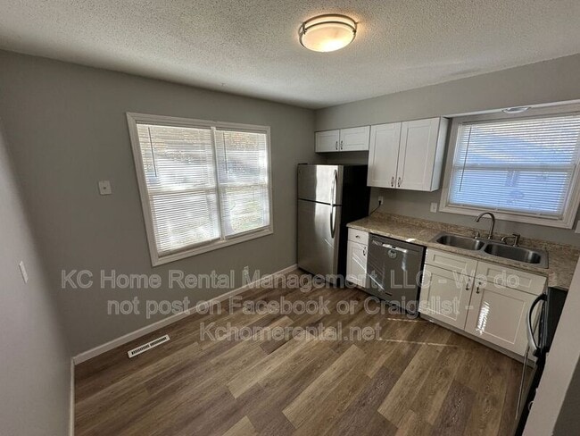 Building Photo - 10906 W 95th St