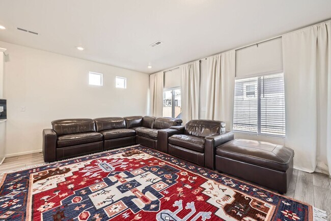 Building Photo - 10196 Worchester St