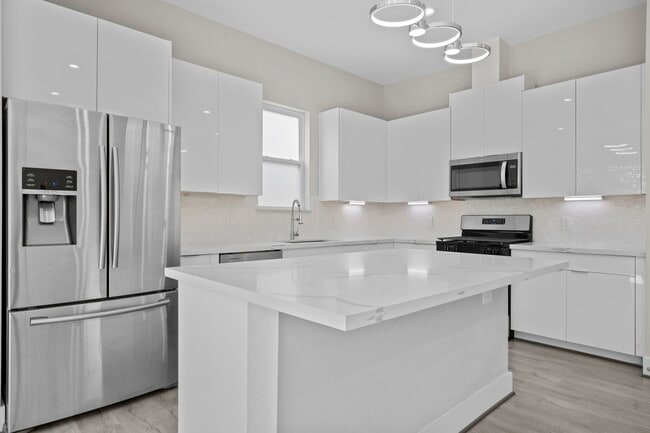 Building Photo - 861 Prosper St