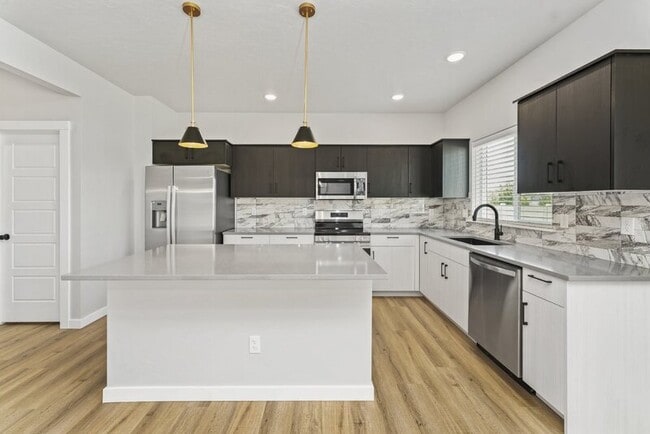 Building Photo - 2951 S Alcamo Wy