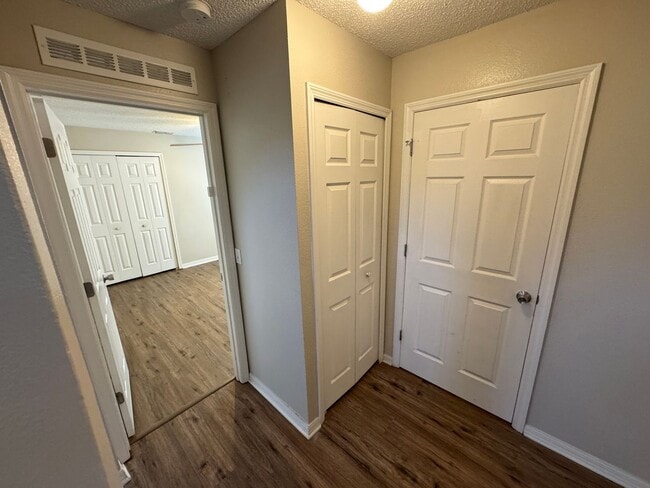 Building Photo - Spacious 4-Bedroom Home with 3 Full Baths in Whispering Trails – Pet Friendly!