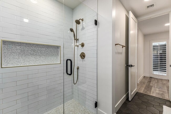 Building Photo - 9917 N 52nd St