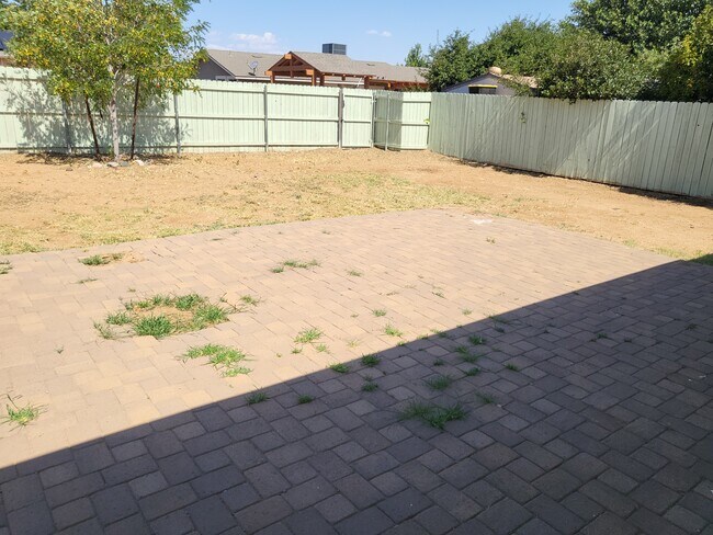 Building Photo - 3620 N Treasure Dr