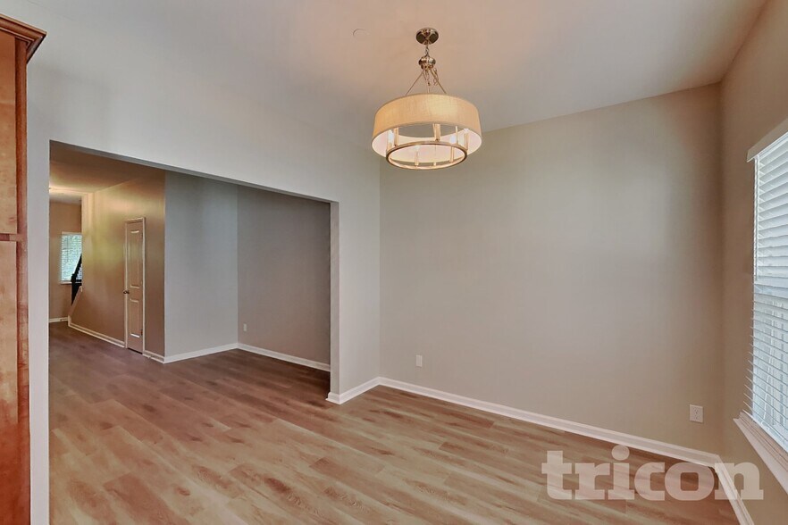 Building Photo - 512 Hickory Leaf Ct