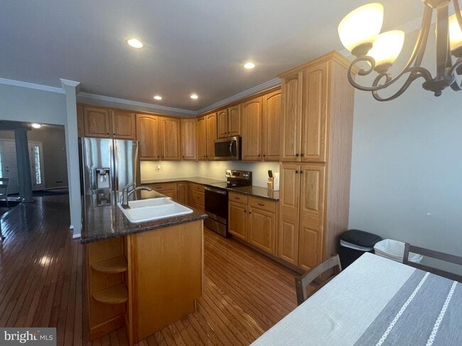 Building Photo - 821 Hinchley Run