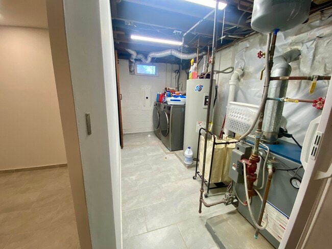 Building Photo - 5015 N Territorial Rd