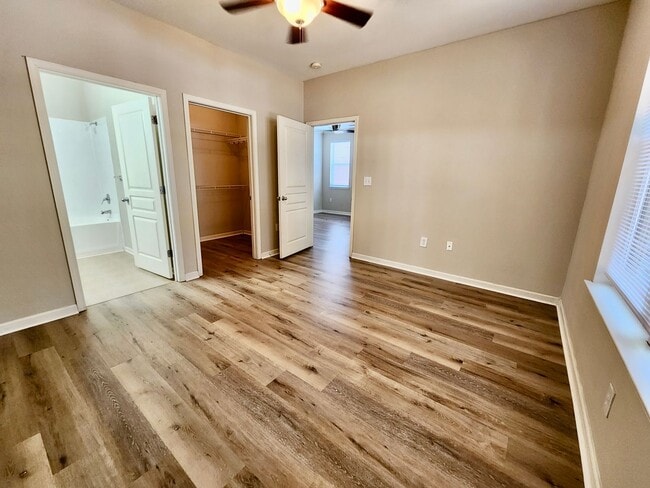 Building Photo - Two bedroom condo at 254 Seven Farms - Dan...