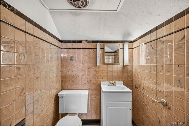 Building Photo - 28 Parkview Terrace
