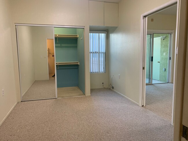 Building Photo - Cozy Condo in 55+ Community