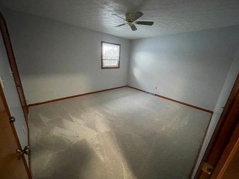 Building Photo - 1372 Red Tail Hawk Dr