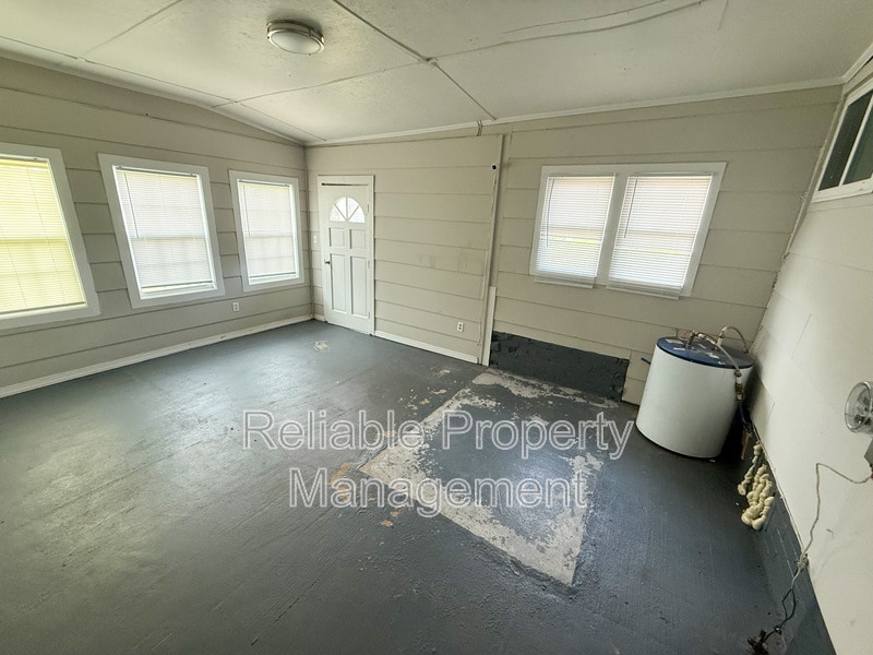 Building Photo - 7048 NC-210