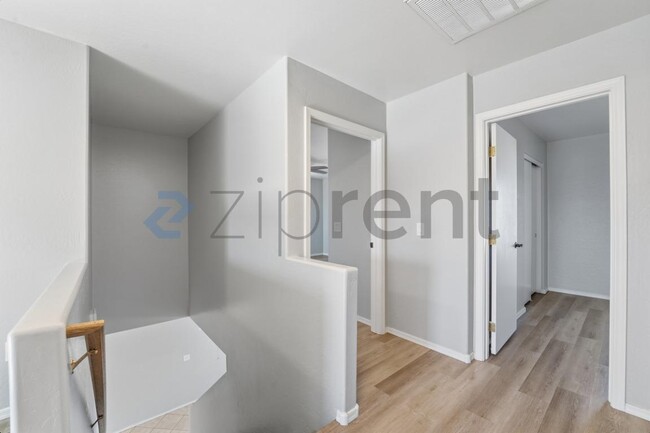 Building Photo - 3852 E Fruitvale Ave