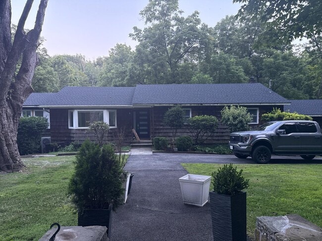 Building Photo - 157 Dogwood Rd