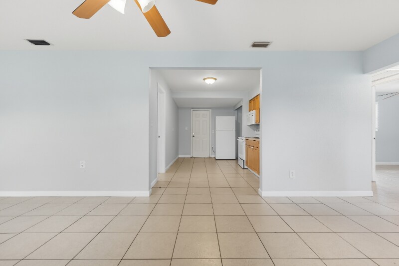 Building Photo - 4220 38th Ave N