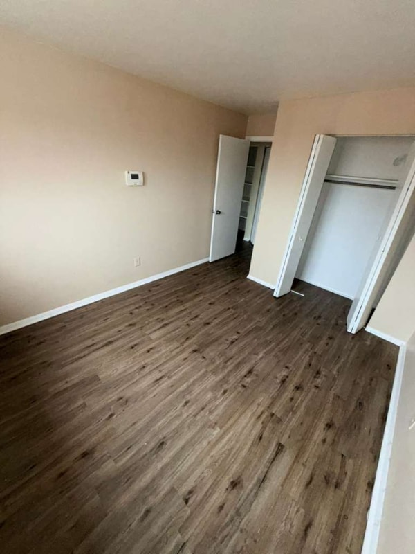 Building Photo - 14835 Euclid Ave