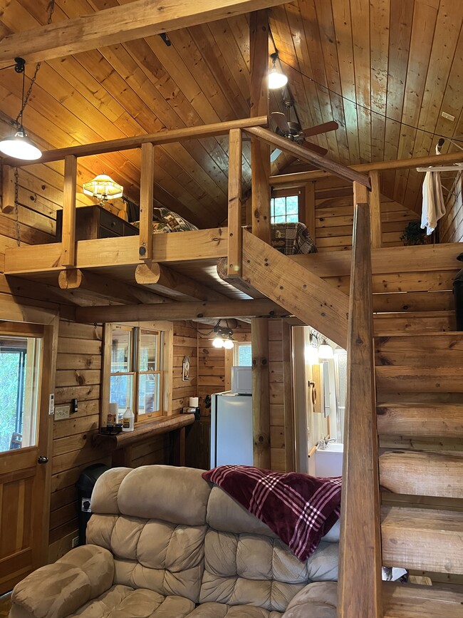 Building Photo - 84 Bear Wallow Dr