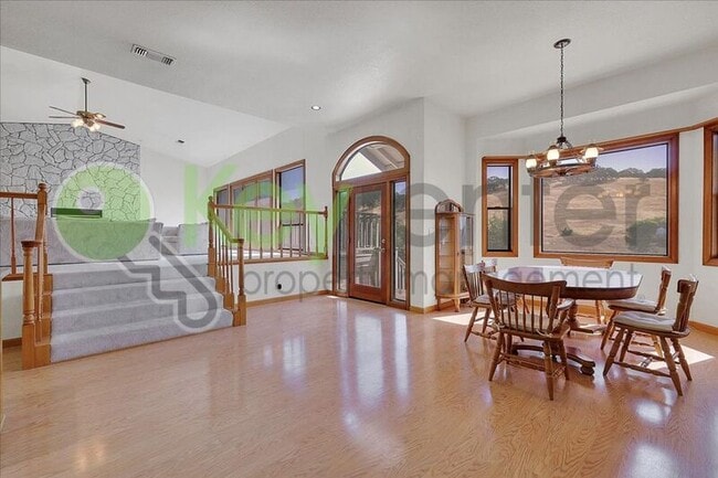 Building Photo - 3556 Mesa Verdes Dr