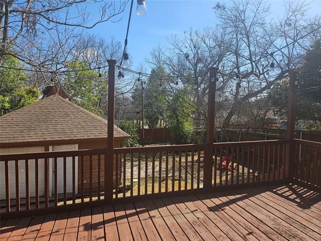 Building Photo - 7010 Vivian Ave