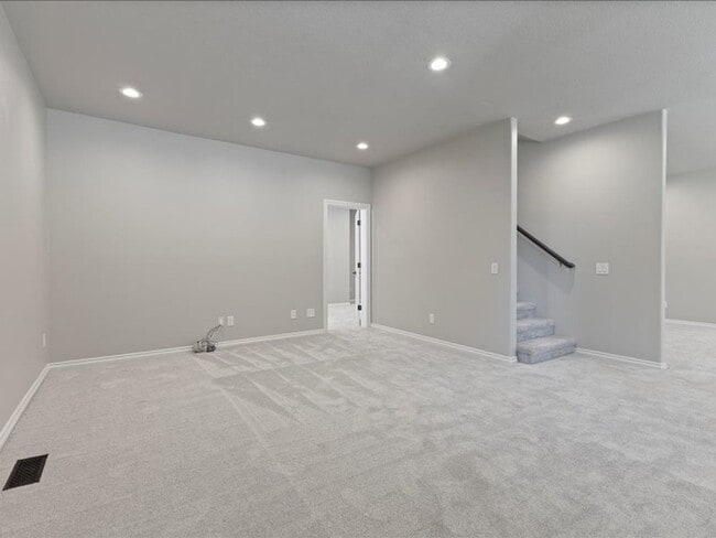 Building Photo - Newly Renovated Beaverton Home with Natura...