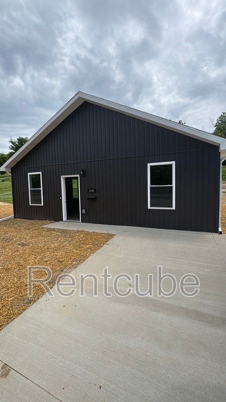 Building Photo - 3860 Peru Rd