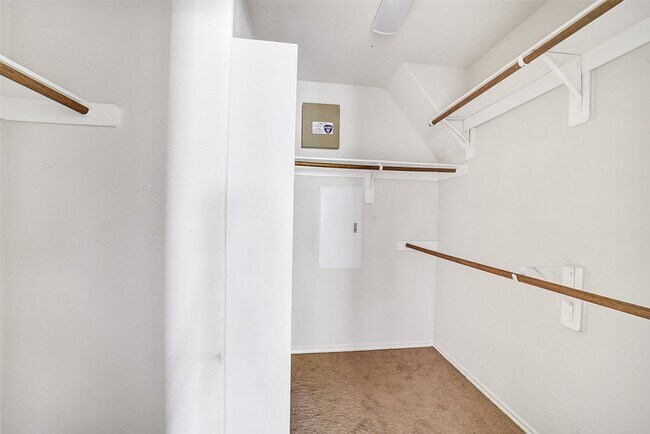 Building Photo - 6419 Calgary Woods Ln